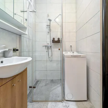 דירה Pomorska Cosy With Mezzanine By Bookinghost *